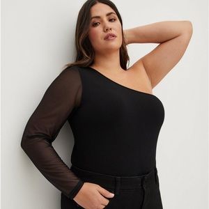 Foxy one shoulder top